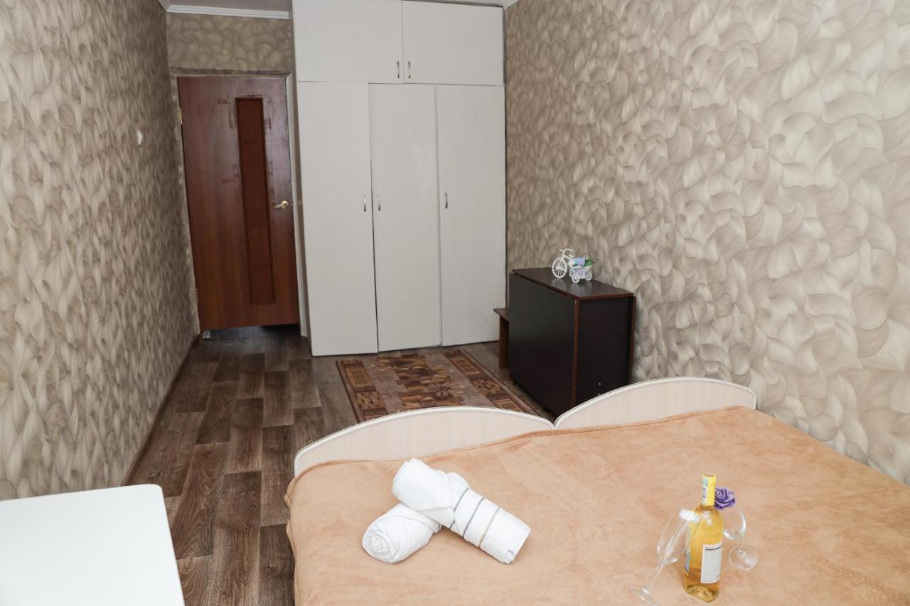 Reliablehouse 2-Х Комнатная Квартира В Центре Apartman Almati Kültér fotó
