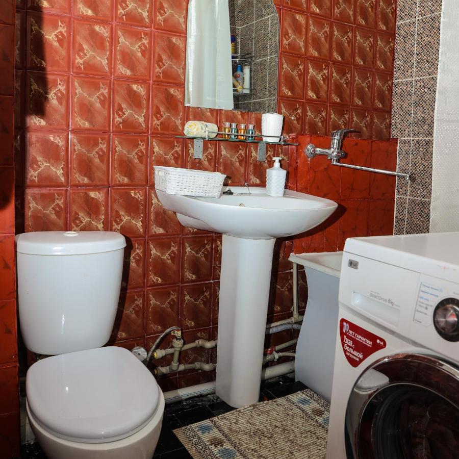 Reliablehouse 2-Х Комнатная Квартира В Центре Apartman Almati Kültér fotó